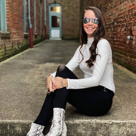 Meet your Posher, Cami - Picture 1 of 1